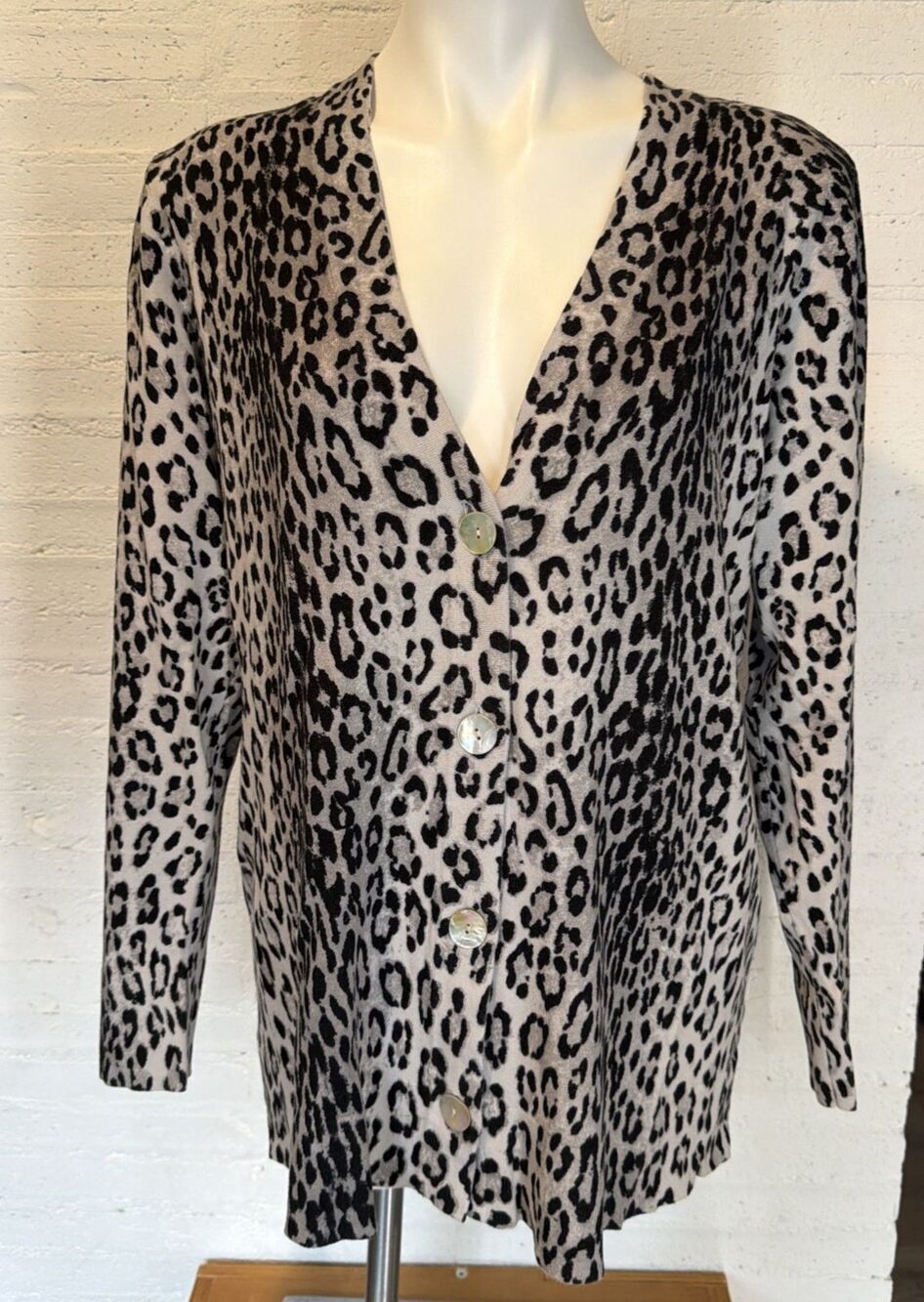 Classic Chic Leopard Print Chico's Cardigan Ivory Lg